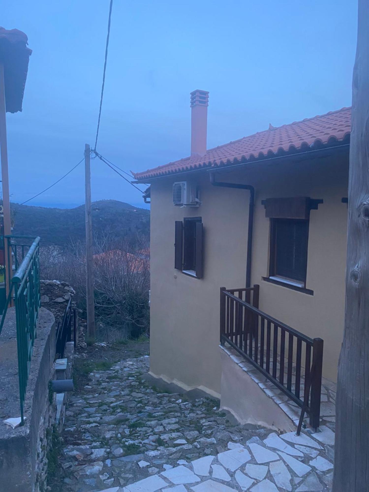 Apostolia's Small House Bed And View *