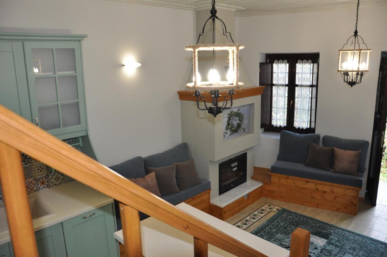 Apostolia's Small House Bed And View *