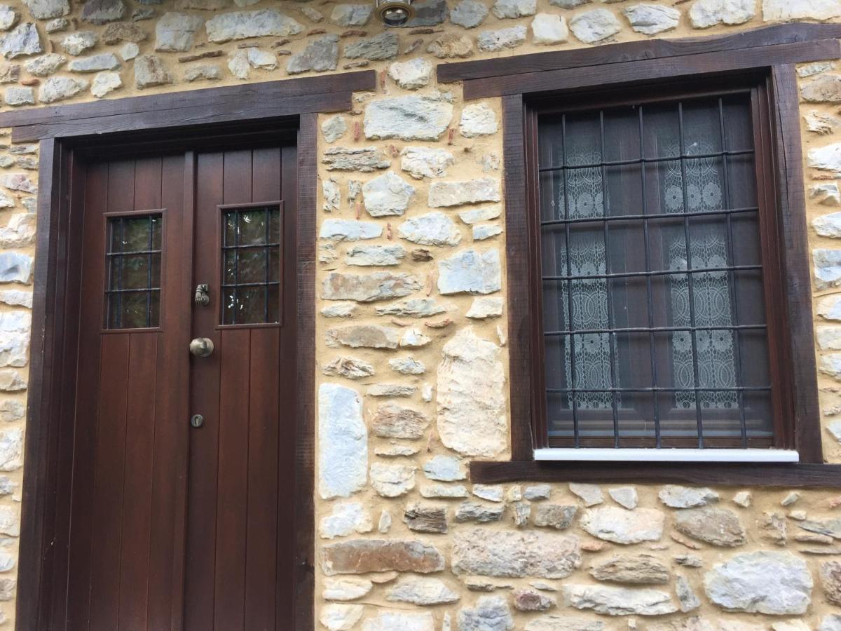 Apostolia's Small House Bed And View *